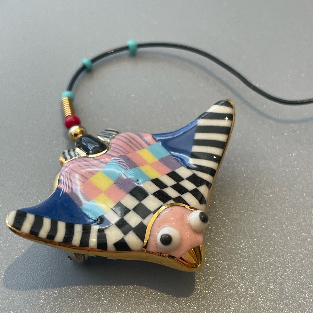 Colorful “Jewelry10” Stingray Brooch